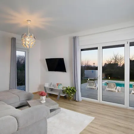 Aria Villa *