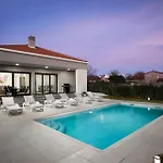 וילה Aria פולה
